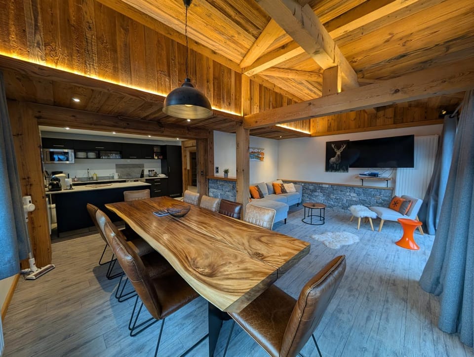 Résidence Julianna , trajets remontées mécaniques , livraison viennoiseries, piscine couverte Apartment in Montriond