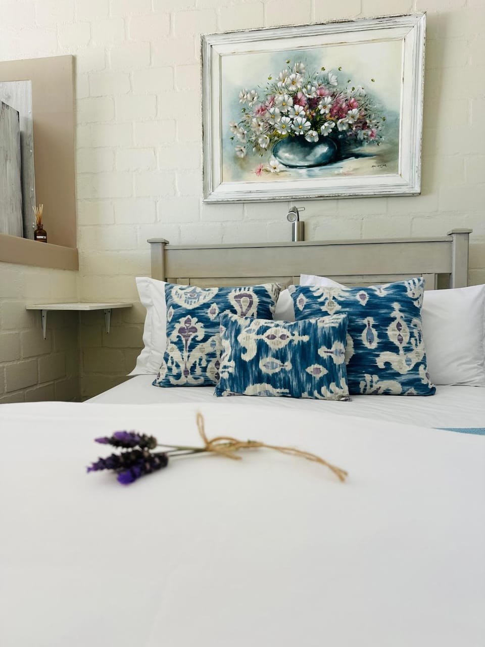 Bed, Decorative detail, Bedroom