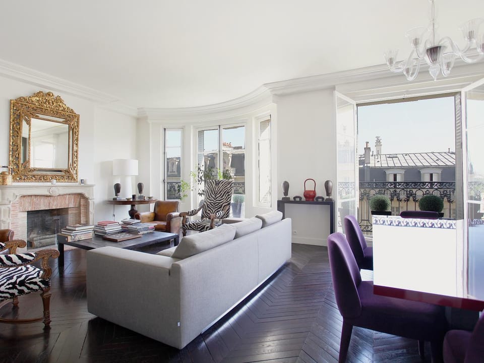 Living room, Seating area