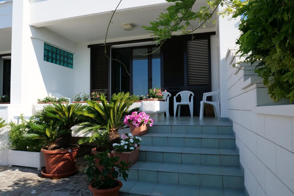 Patio, Facade/entrance, Balcony/Terrace
