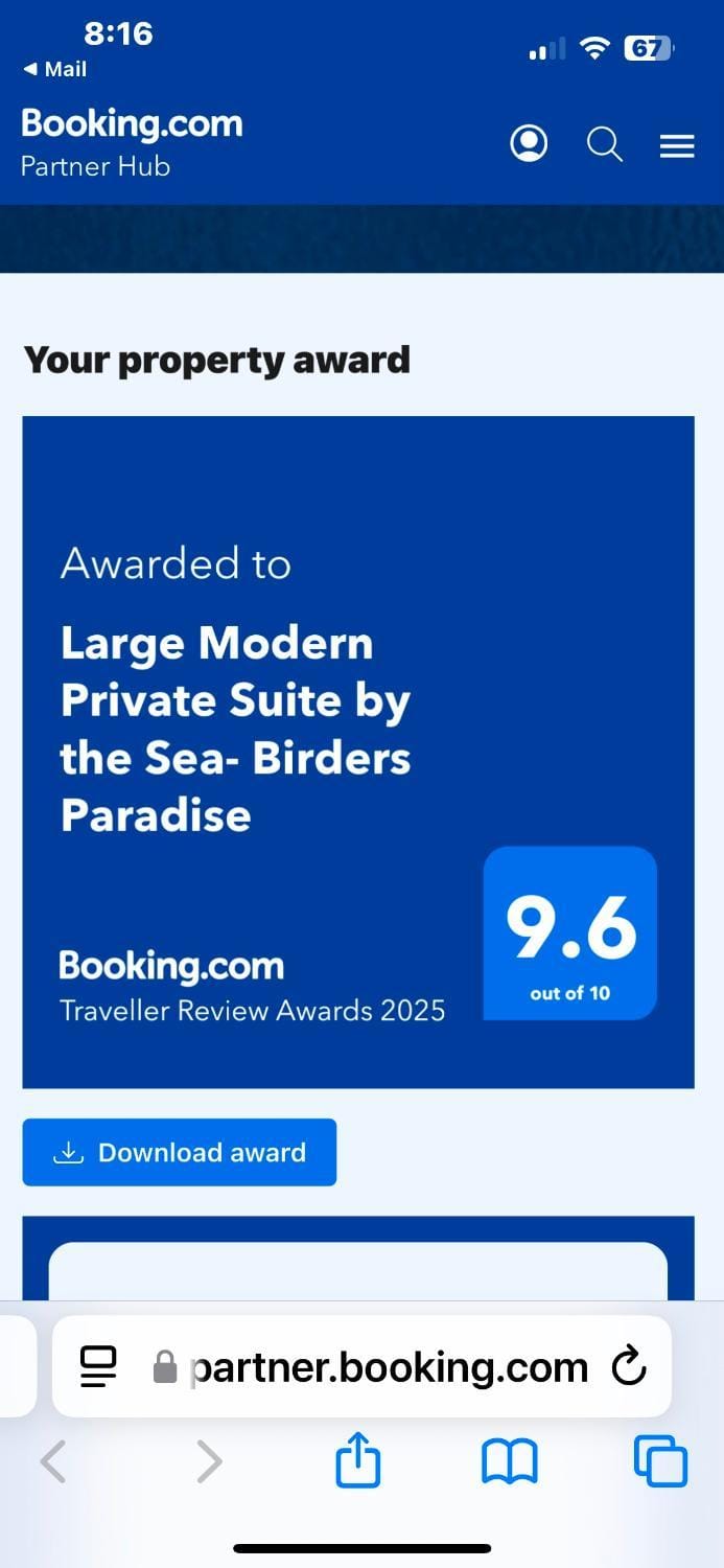 Large Modern Private Suite by the Sea- Birders Paradise Bed and Breakfast in Little Compton