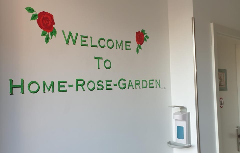 Home-Rose-Garden-Gästehaus kontaktloser Zugang Bed and Breakfast in Dusseldorf