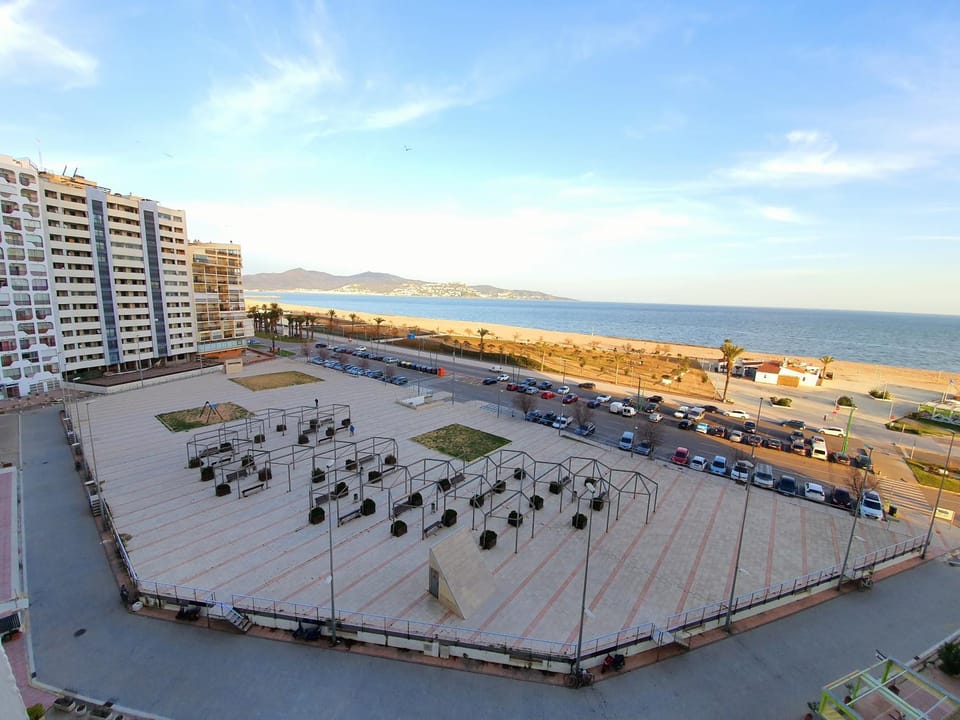APARTAMENTO KARINA BEACH-3 Apartment in Alt Empordà