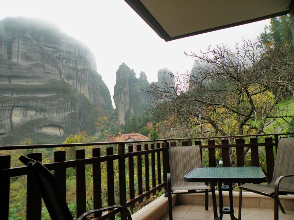 Balcony/Terrace, Mountain view