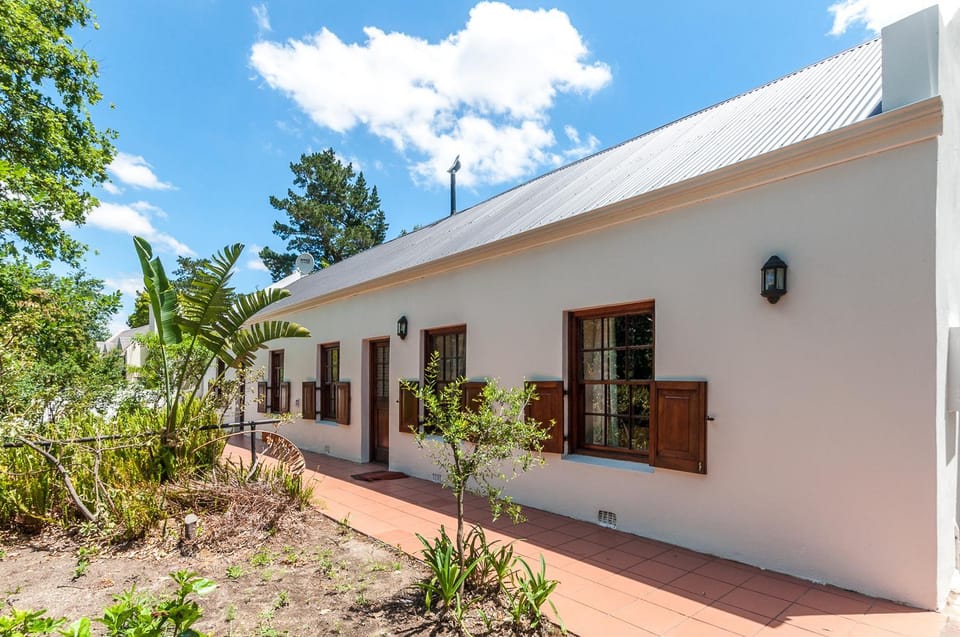 Property building, Facade/entrance, Garden