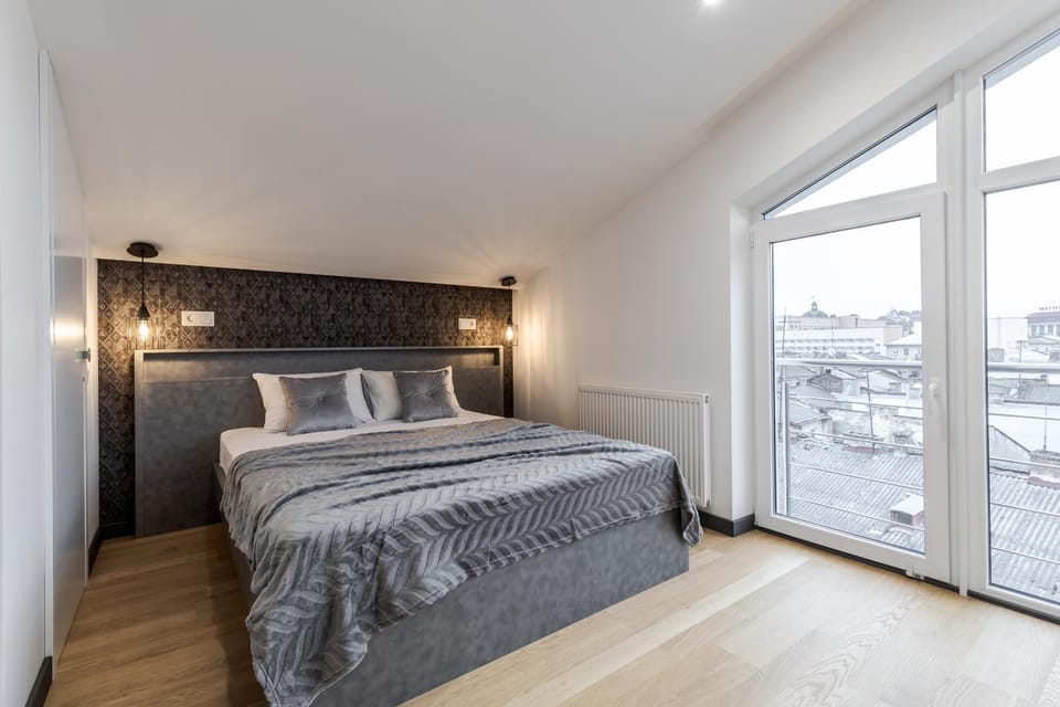 Nearby landmark, Bed, Photo of the whole room, Bedroom
