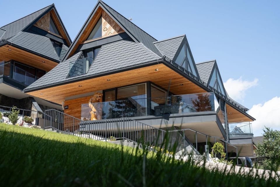 Property building, Garden view