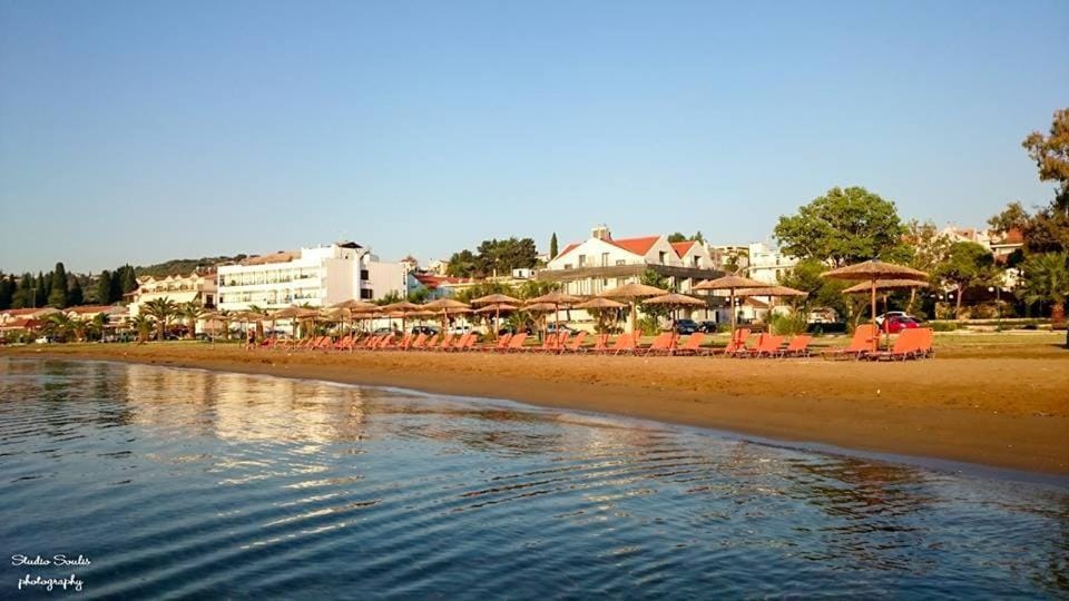 Neighbourhood, Beach