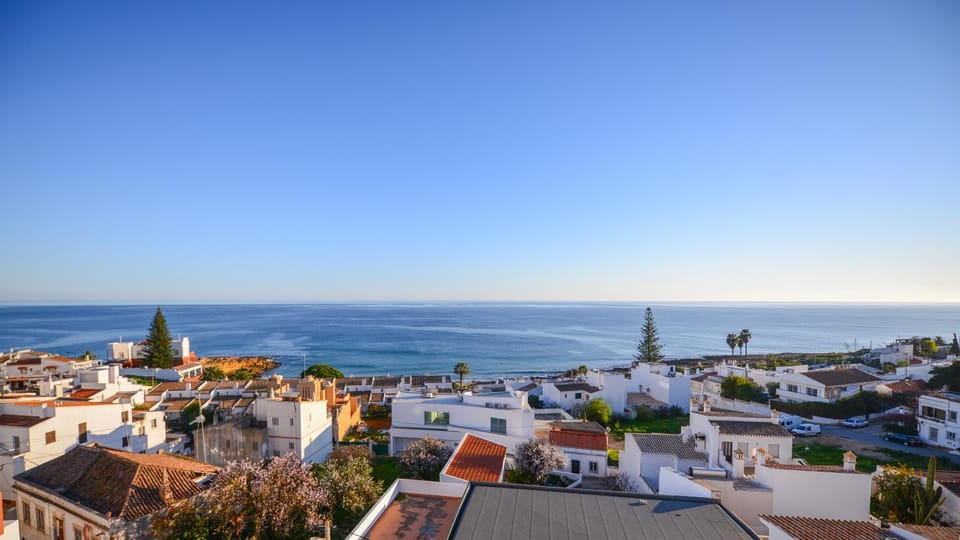 City view, Sea view