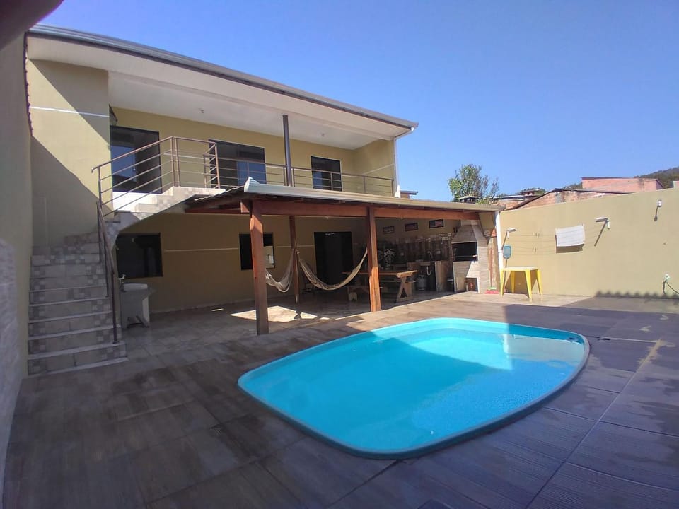 Sobrado com piscina em Caioba Apartment in State of Paraná