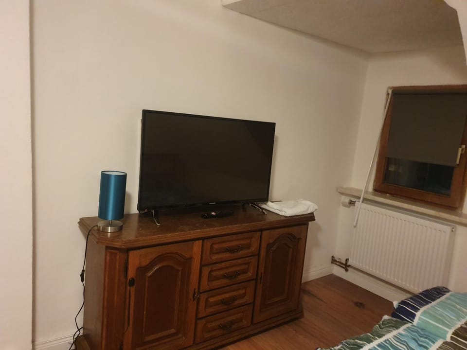 Monteur wohnung in Neumünster 2 Zimmer Dachgeschoss Apartment in Neumünster