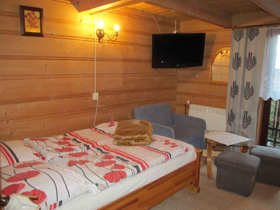 Bed, Bathroom, Photo of the whole room, Bedroom