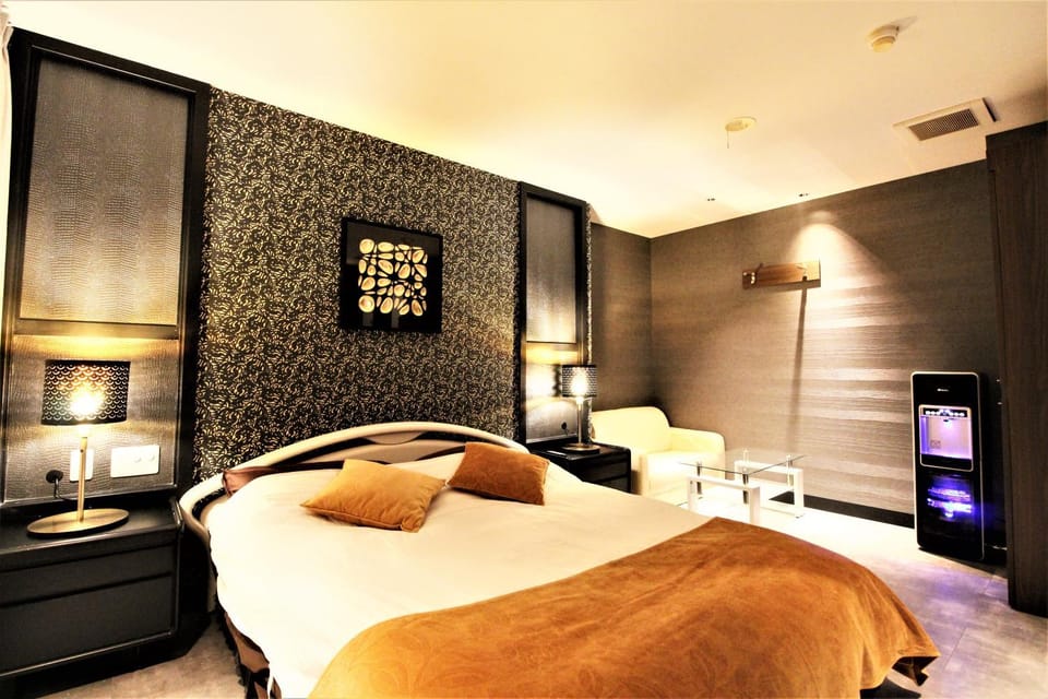Bed, Living room, Photo of the whole room, Bedroom