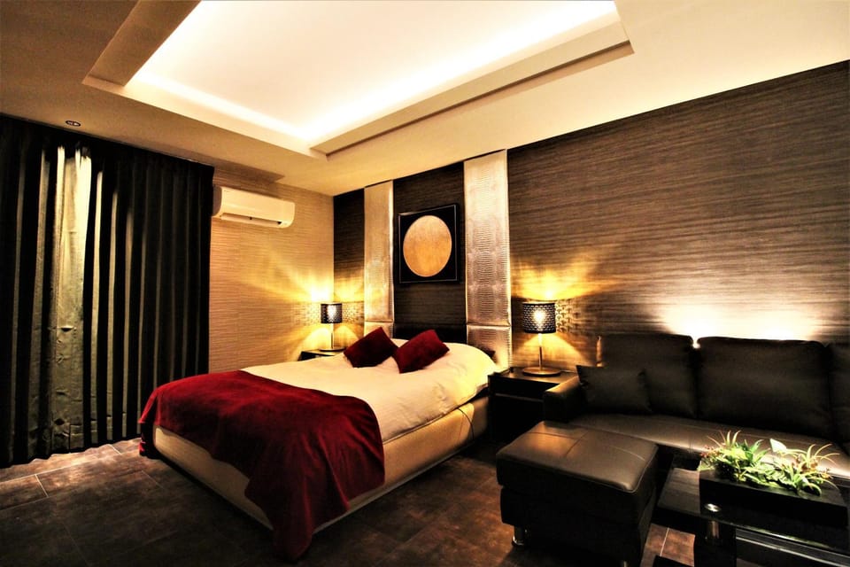 Bed, Living room, Photo of the whole room, Bedroom