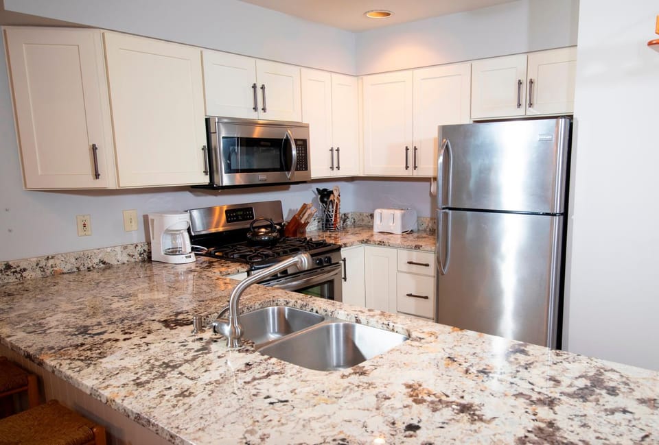 Modern & Updated Winterplace 3Br- Sleeps 12 condo Apartment in Vermont