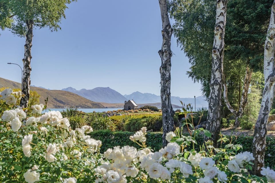Nearby landmark, Natural landscape, Garden, Garden view, Lake view, Landmark view, Mountain view