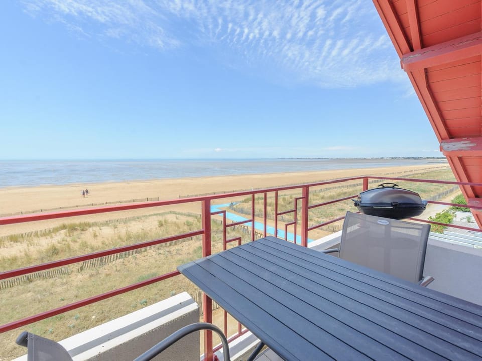 Appartement T2 en Front de Mer avec Balcon, Wifi et Parking - Châtelaillon-Plage - FR-1-258-188 Apartment in Nouvelle-Aquitaine
