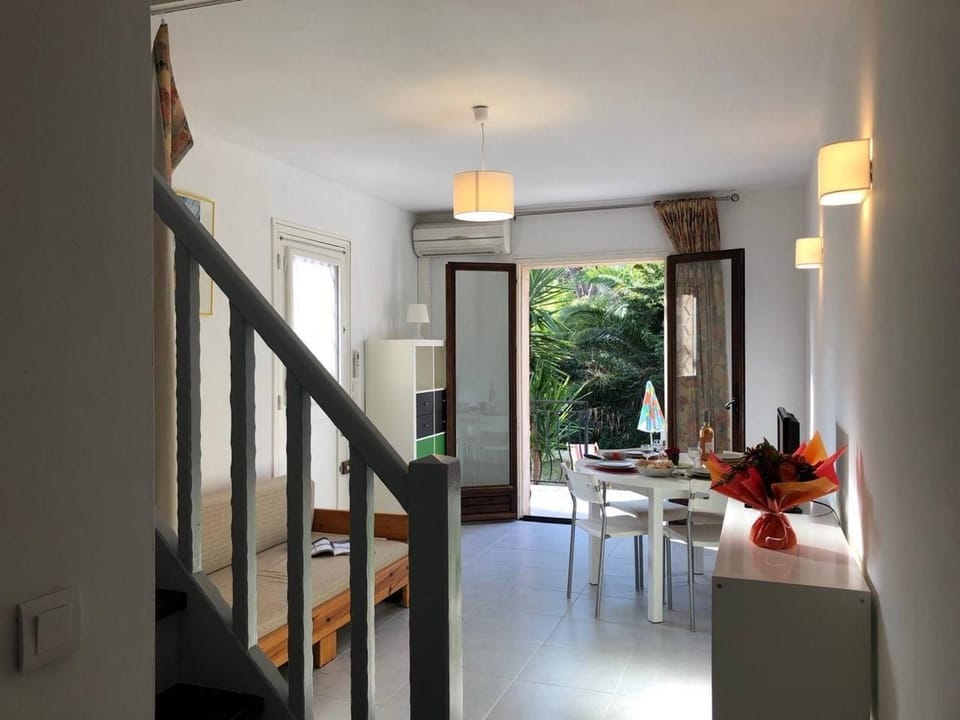 Studio Mezzanine avec Jardin Privatif, Parking et Clim - Saint-Raphaël - FR-1-226A-81 Apartment in Saint-Raphael