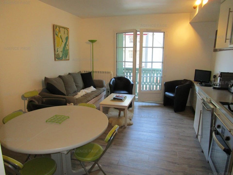 Appartement 6 pers / Ascenseur / Centre-Ville - FR-1-234-241 Apartment in Cauterets