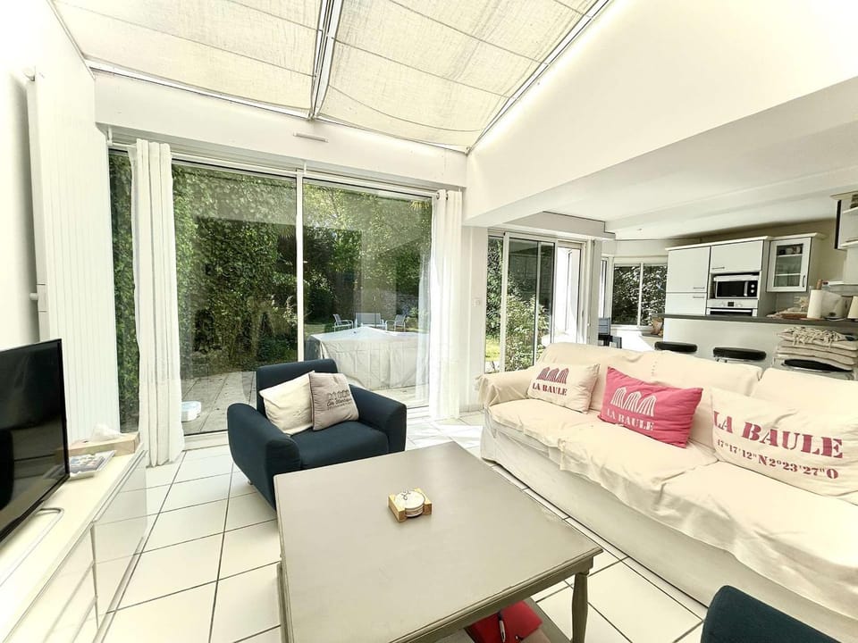 Villa Bauloise 5 pièces, 8 couchages, proche marché, plage, jardin, parking, BBQ - FR-1-245-131 House in La Baule-Escoublac