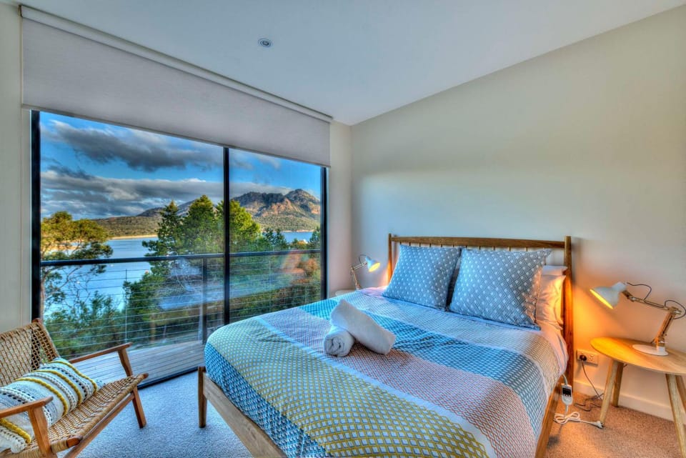 Balcony/Terrace, Bedroom, Mountain view, Sea view