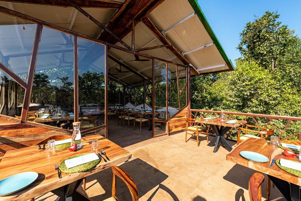 Restaurant/places to eat, Restaurant/places to eat, Balcony/Terrace