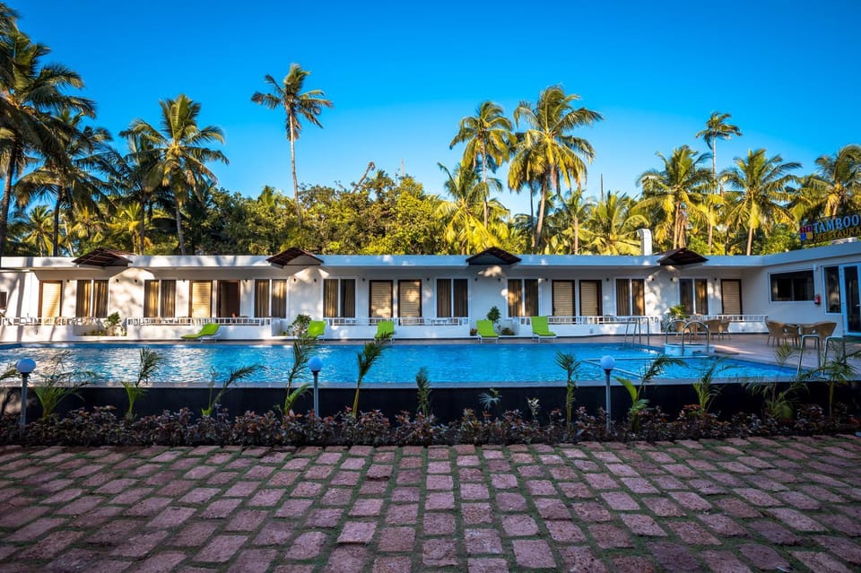Pool view, Swimming pool