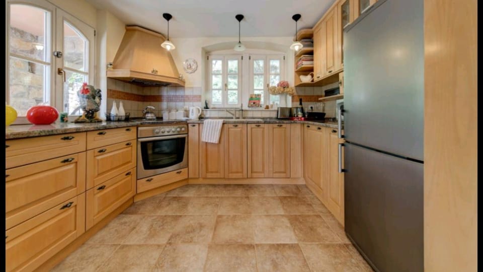 Holiday Homes Sunset Hill House in Budva Municipality