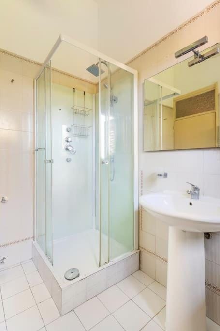 mondello sea view beach apartment Apartment in Palermo