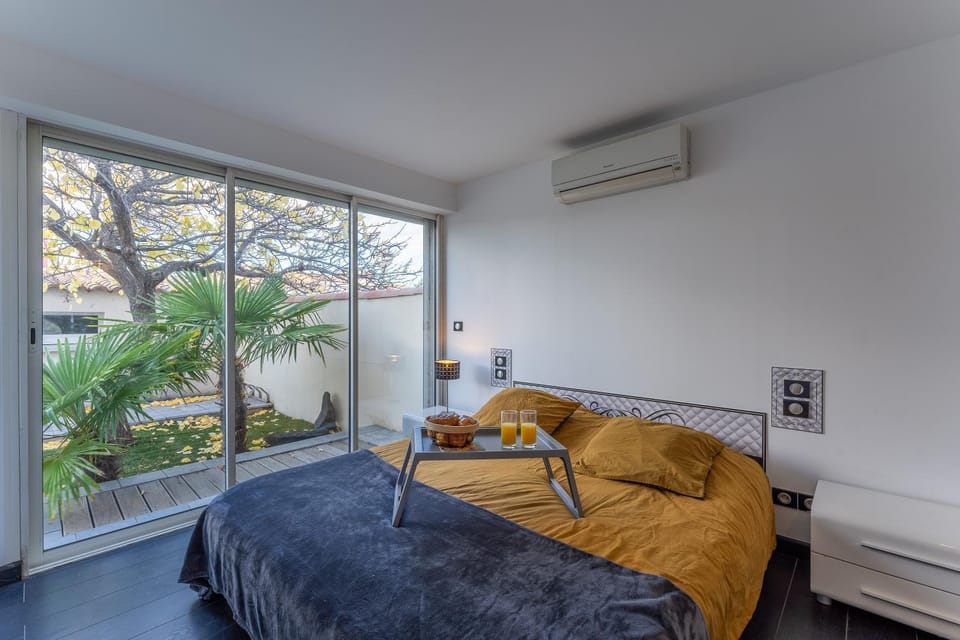 Bed, Bedroom