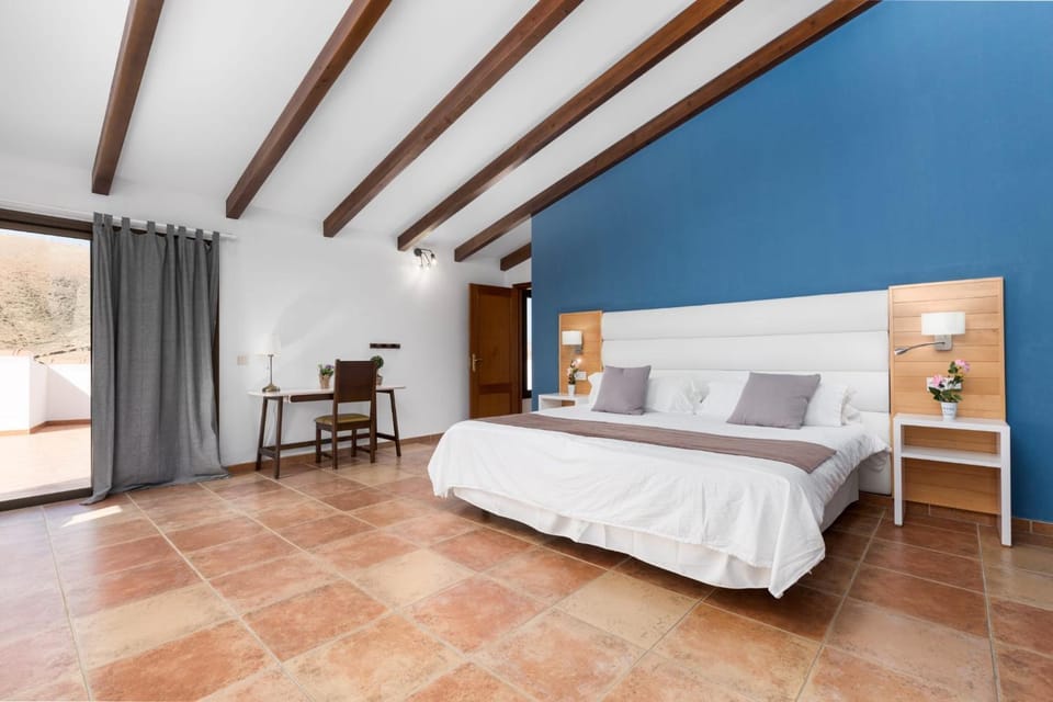 Property building, Living room, Bedroom