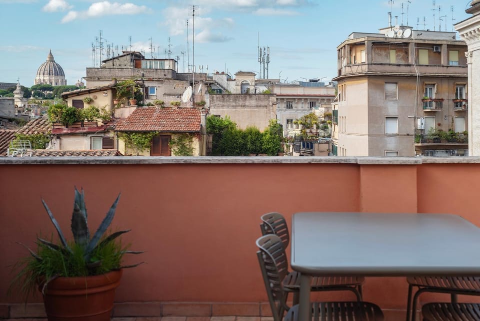 Apartment with Terrace in via del Pellegrino - FromHometoRome Apartment in Rome