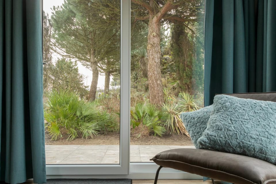 Welcome in - Vakantiepark Fort den Haak - 2 huisdieren toegestaan - Dichtbij strand en Veerse Meer Chalet in Vrouwenpolder