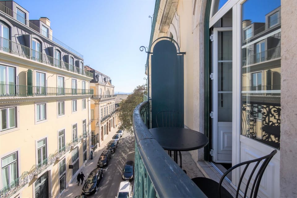 Neighbourhood, Balcony/Terrace, City view, Street view