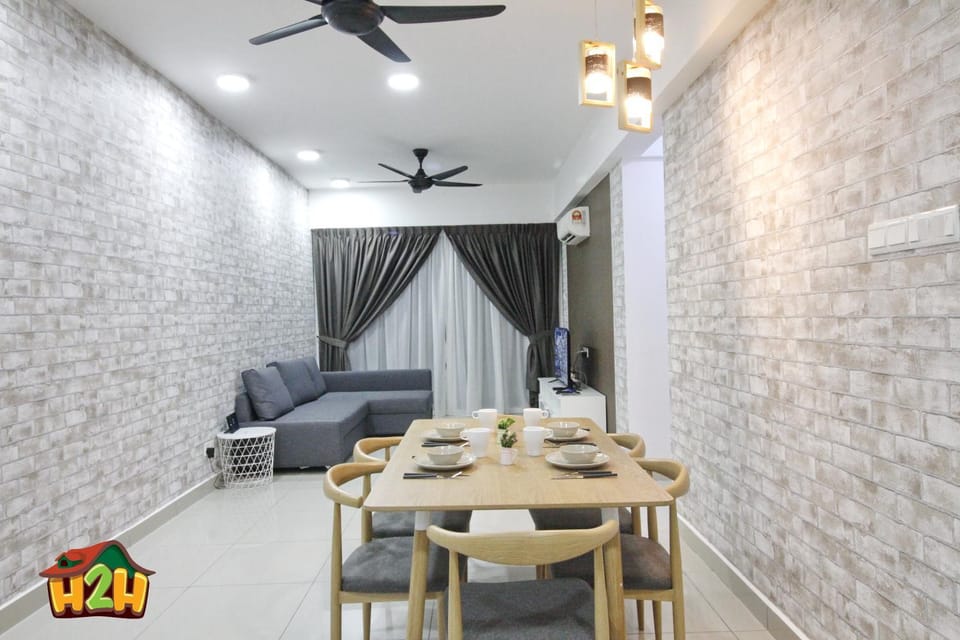 TV and multimedia, Living room, Seating area, Dining area