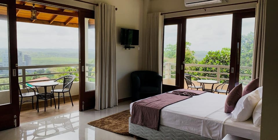 Bed, Balcony/Terrace, Photo of the whole room, Bedroom, Mountain view