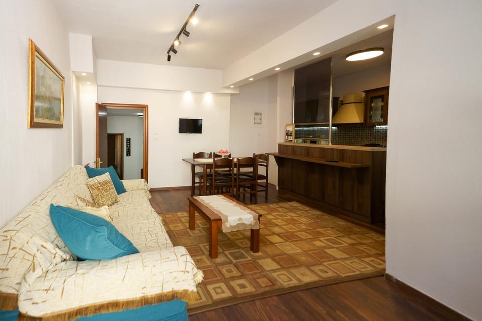 Elati Suites & Apartments-Mihail Bed and Breakfast in Peloponnese, Western Greece and the Ionian