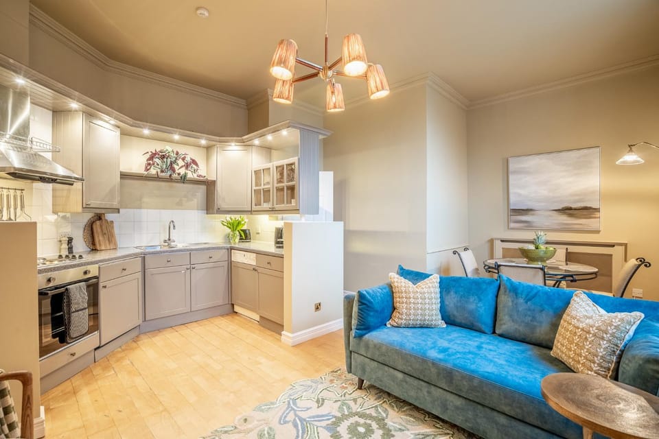 Photo of the whole room, Seating area, Dining area, kitchen