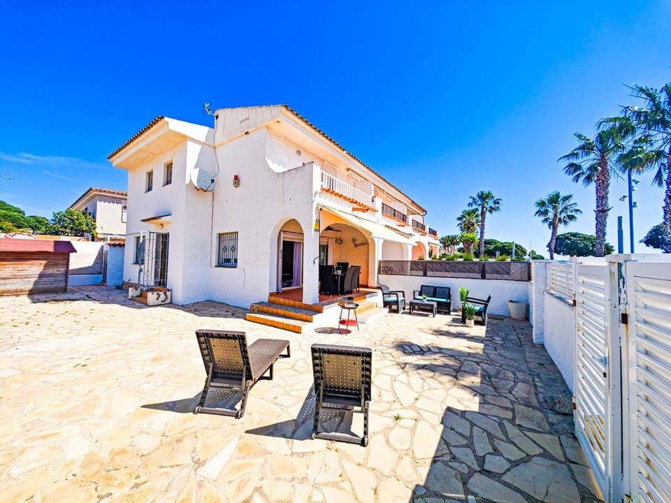 LITORAL COSTA DORADA - VILLA LAURA II Only families House in Cambrils