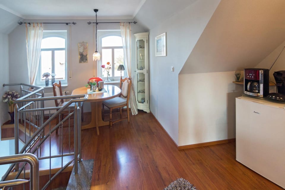 Dining area, Communal kitchen
