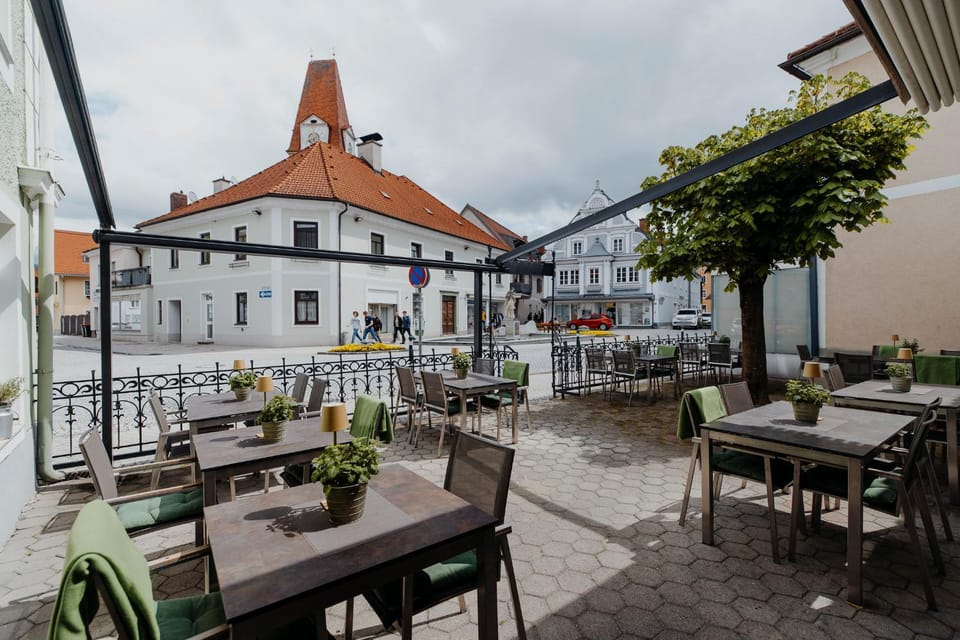 Restaurant/places to eat