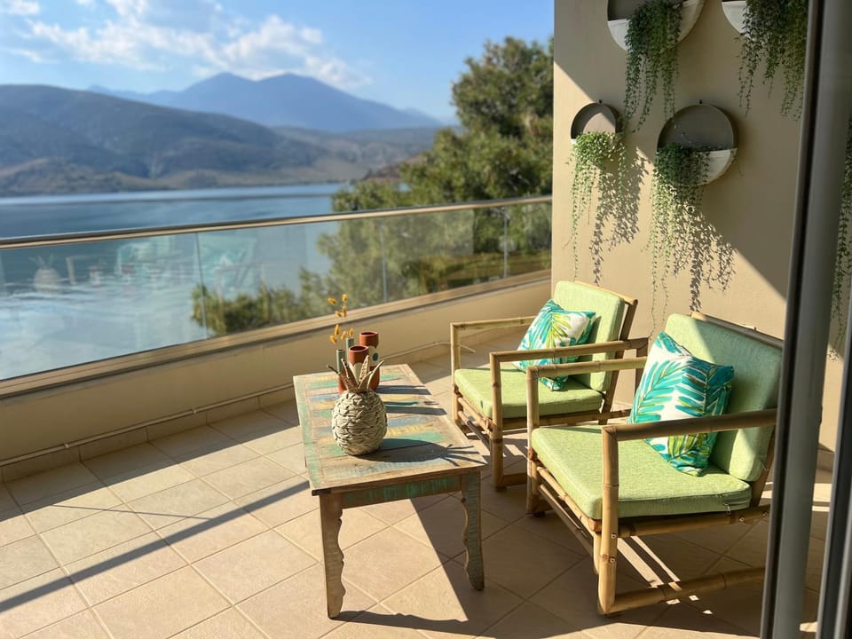Balcony/Terrace, Balcony/Terrace, Photo of the whole room, Landmark view, Landmark view, Sea view, Sea view, hair dresser