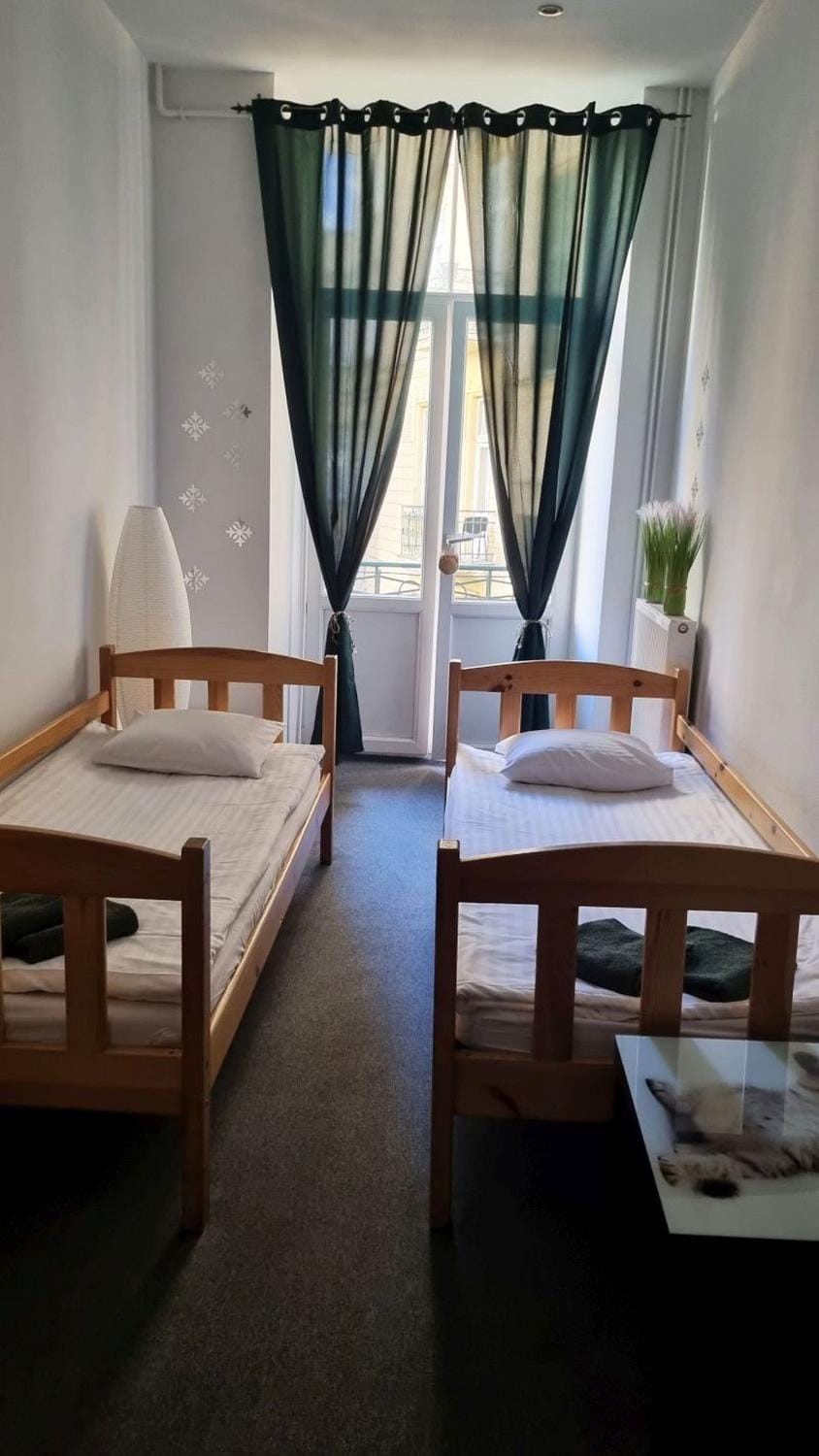 Bed, Photo of the whole room, Seating area, Bedroom
