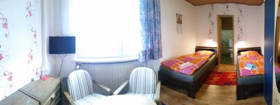 Bed, Other, Photo of the whole room, Decorative detail