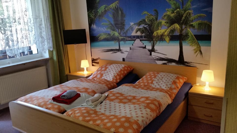 Bed, Photo of the whole room