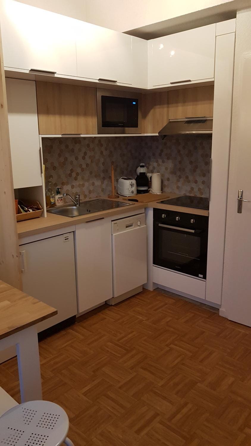 Kitchen or kitchenette