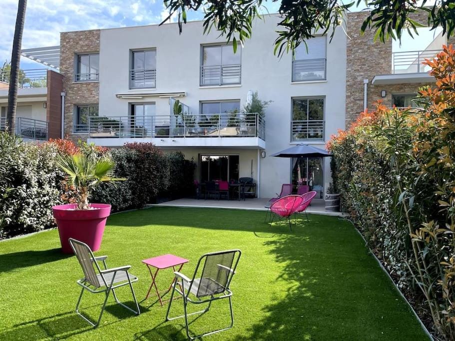 Garden, Garden view