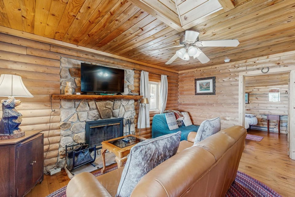 Grand Lake Cabin Escape Cabin in Rocky Mountain National Park