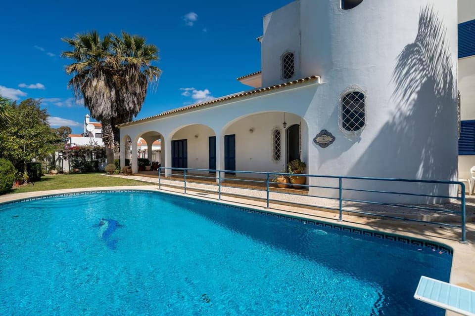 Apartment Castelinho - Pool - Beach - Free Wifi - Air Con Apartment in Guia