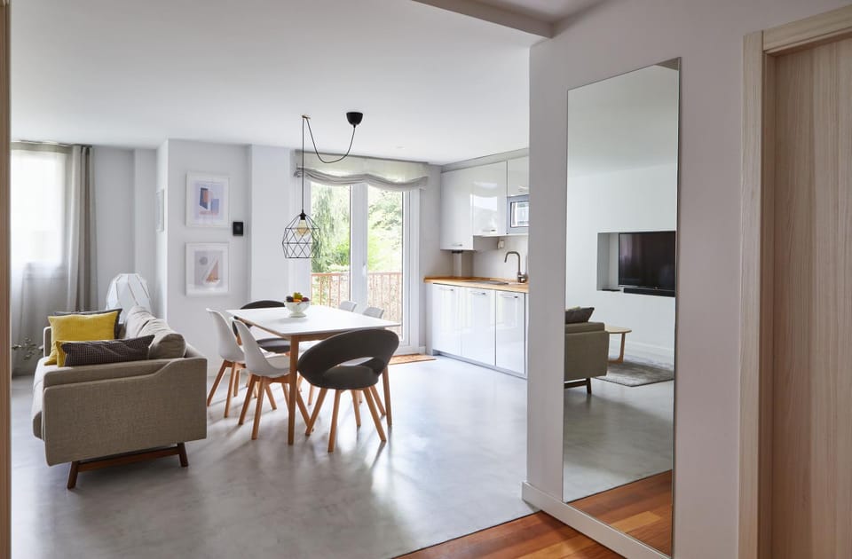 Balcony/Terrace, Kitchen or kitchenette, Living room, Dining area, Garden view